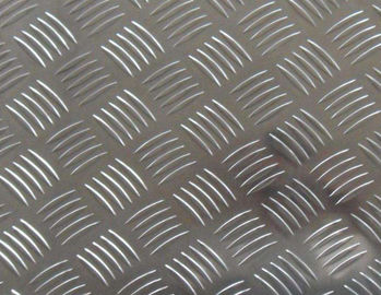 Китай Легкая обрабатывая алюминиевая плита проступи, катушка 5 Чекеред Адвокатурами выбитая алюминиевая плита листа поставщик